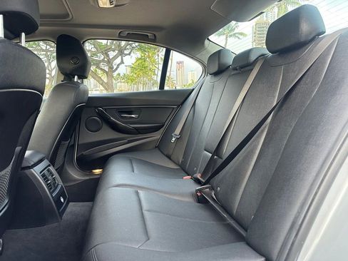 Used 2018 BMW 320i Sedan image 11