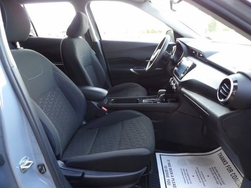 Used 2023 Nissan Kicks SV FWD image 11