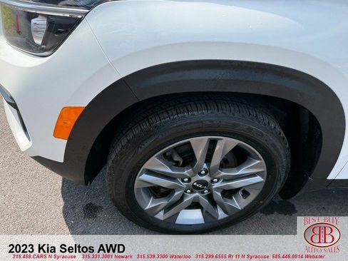 Used 2023 Kia Seltos S w/ Navigation Package AWD/4WD image 9