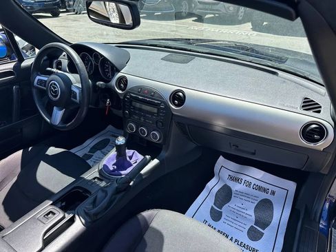 Used 2011 MAZDA MX-5 Miata Touring w/ Suspension Pkg image 36