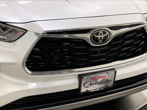 Used 2024 Toyota Highlander Platinum AWD/4WD image 31