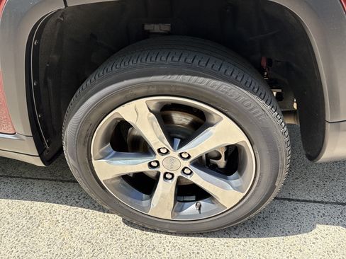 Used 2021 Jeep Grand Cherokee L Limited RWD image 19