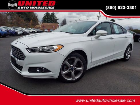 Used 2014 Ford Fusion SE image 1
