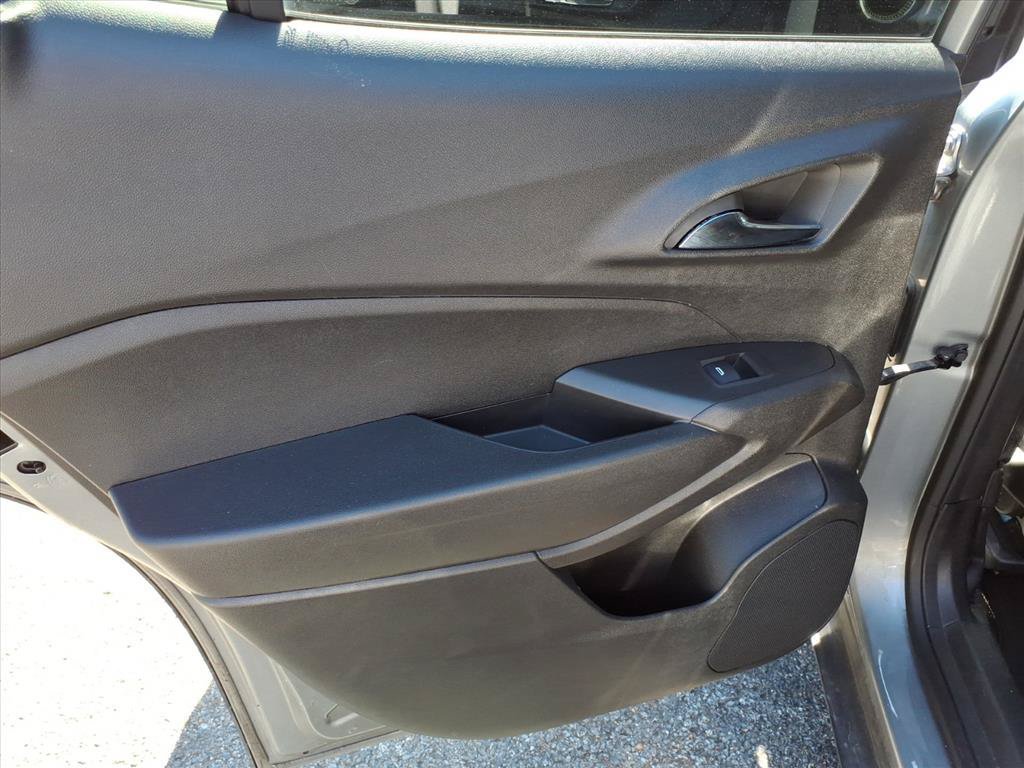 Used 2024 Chevrolet Trax LT FWD image 19