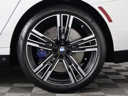 Used 2025 BMW 760i xDrive w/ Executive Package AWD/4WD image 16