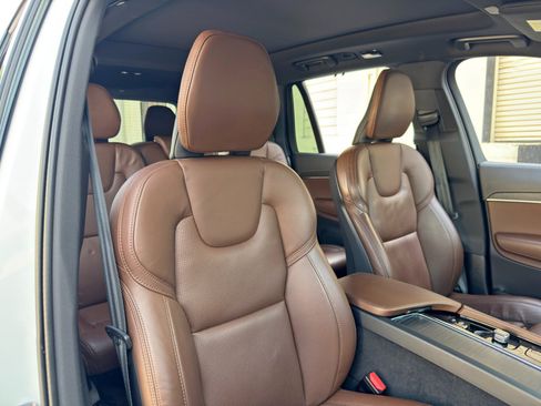Used 2024 Volvo XC90 T8 Ultimate w/ Protection Package Premier AWD/4WD image 40