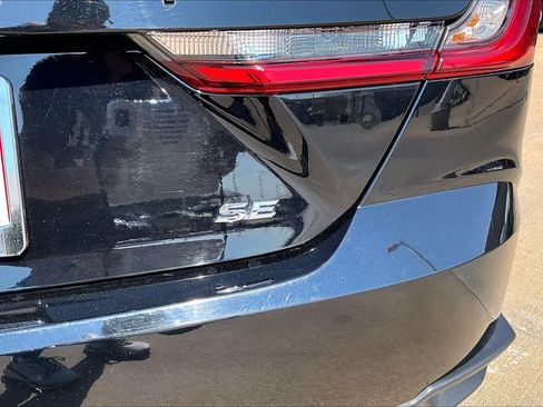 Used 2025 Toyota Camry SE FWD image 10