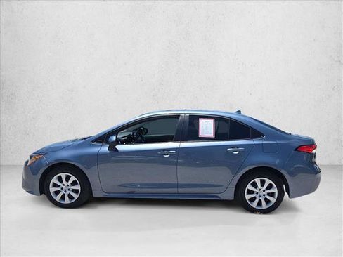 Used 2025 Toyota Corolla LE FWD image 9