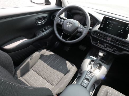 Used 2026 Honda HR-V LX image 9