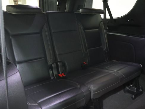 Used 2023 Chevrolet Suburban Premier image 13