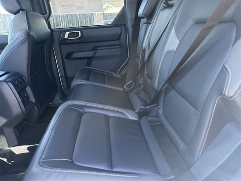 New 2025 Ford Bronco Outer Banks w/ Sasquatch Package image 13