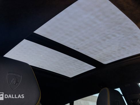 Used 2019 Lamborghini Urus image 38