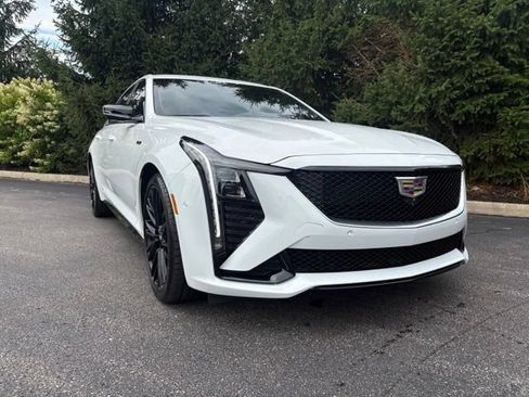Used 2025 Cadillac CT5 V w/ Platinum Package AWD/4WD image 9