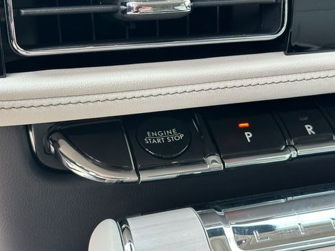 New 2026 Lincoln Aviator Reserve w/ Illumination Package AWD/4WD image 16