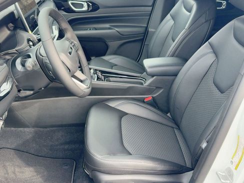 New 2026 Jeep Compass Latitude image 5