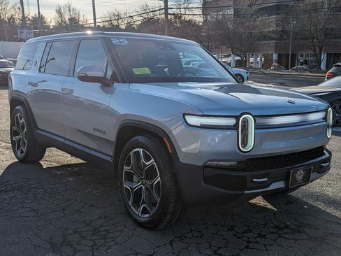 Used 2025 Rivian R1S Adventure image 5