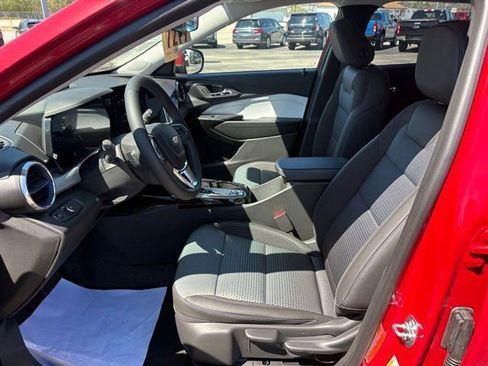 New 2026 Chevrolet Trax LT image 12