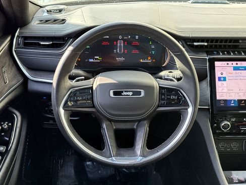 Used 2023 Jeep Grand Cherokee Overland w/ MOPAR Finishing Package image 17