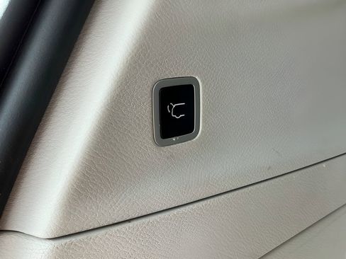 Used 2024 Chrysler Pacifica Touring-L image 20