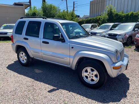 Used 2004 Jeep Liberty Limited w/ Trailer Tow Group AWD/4WD image 7