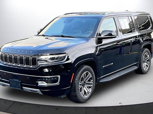 Certified 2024 Jeep Wagoneer L Series II w/ Flexible Seating Group AWD/4WD image 4