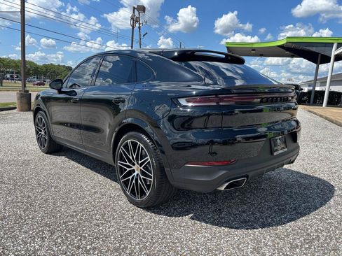 Used 2024 Porsche Cayenne Coupe AWD/4WD image 4