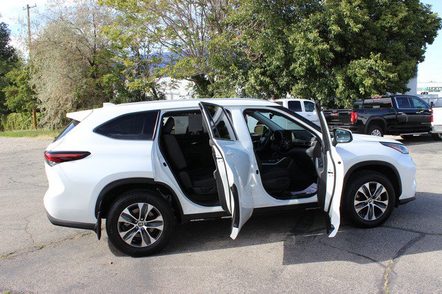 Used 2026 Toyota Highlander XLE AWD/4WD image 19