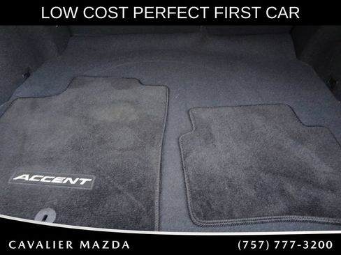 Used 2022 Hyundai Accent Limited FWD image 11