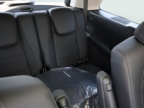 New 2026 Mercedes-Benz GLS 450 4MATIC image 19