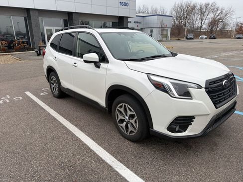 Used 2023 Subaru Forester Premium image 9