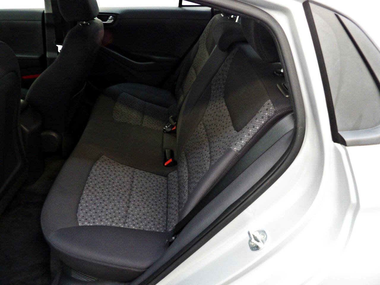 Used 2018 Hyundai Ioniq Blue FWD image 10