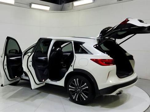 Used 2021 INFINITI QX50 Luxe w/ Appearance Package FWD image 31