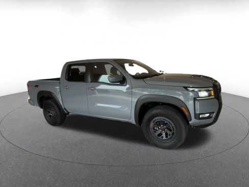 Used 2026 Nissan Frontier PRO-4X AWD/4WD image 2