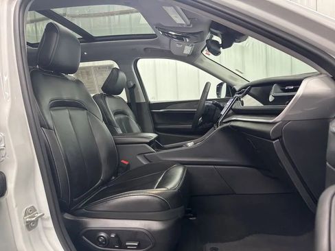 Used 2023 Jeep Grand Cherokee 4WD 4xe image 28