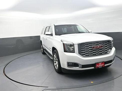 Used 2019 GMC Yukon XL Denali image 30