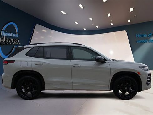 New 2026 Volkswagen Tiguan SE R-Line image 4