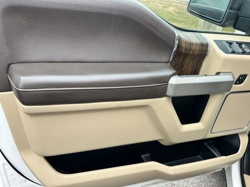 Used 2019 Ford F150 Lariat image 22