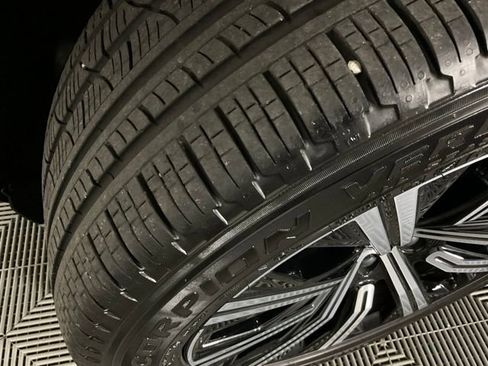 Certified 2024 Volvo XC90 B6 Plus image 37