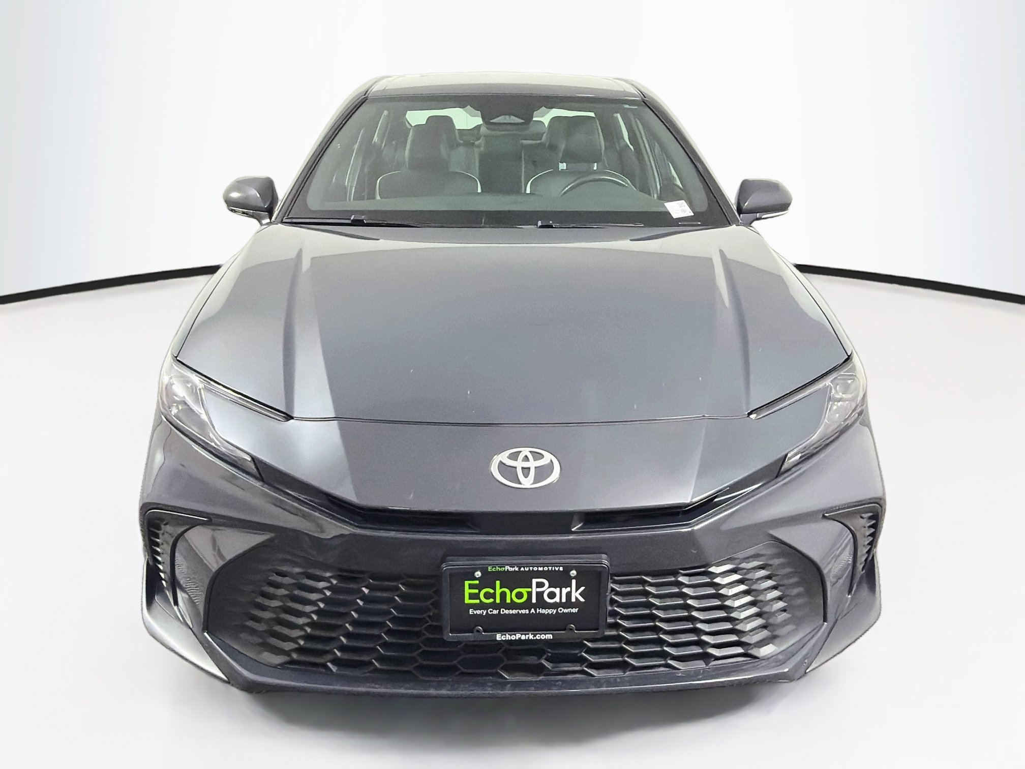 Used 2025 Toyota Camry SE FWD image 2