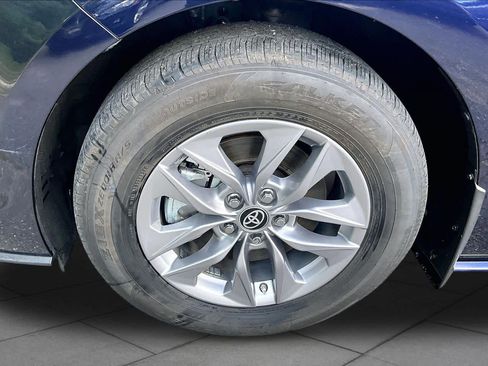 Certified 2024 Toyota Sienna LE AWD/4WD image 11