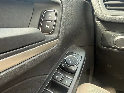 Used 2022 Ford Escape SE AWD/4WD image 18