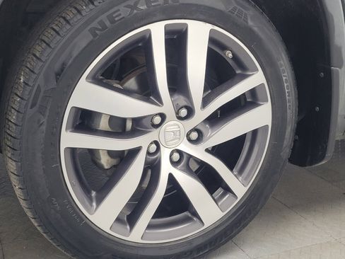 Used 2018 Honda Pilot Touring image 31