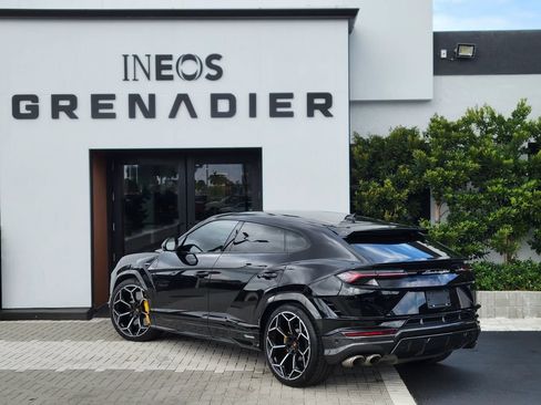 Used 2023 Lamborghini Urus Performante AWD/4WD image 4