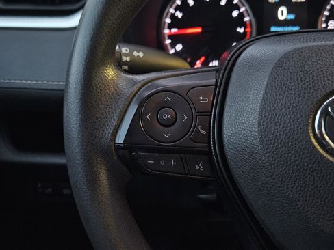 Used 2021 Toyota RAV4 LE image 14