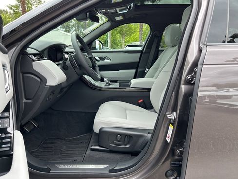 New 2026 Land Rover Range Rover Velar Dynamic SE image 4