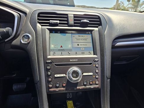 Used 2019 Ford Fusion Energi Titanium FWD image 18