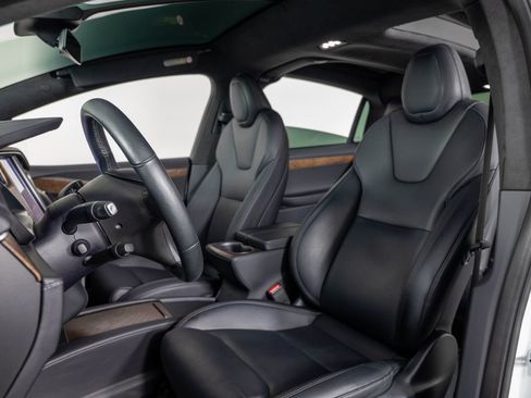 Used 2020 Tesla Model X Long Range image 17
