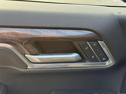 Used 2022 Chevrolet Silverado 1500 LTZ image 17