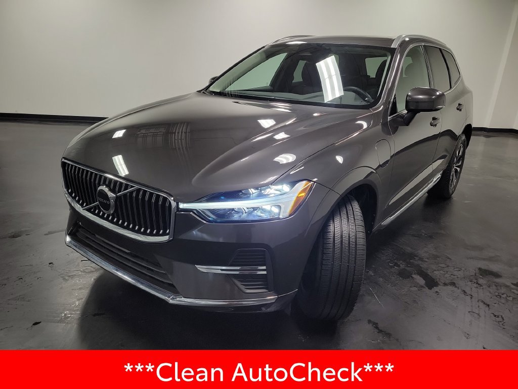 Used 2023 Volvo XC60 T8 Core AWD/4WD image 4