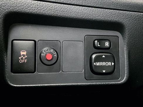 Used 2011 Toyota Corolla LE image 32